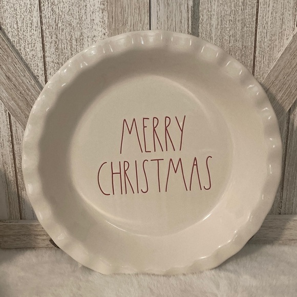 Rae Dunn Merry Christmas Pie Dish - Picture 1 of 5